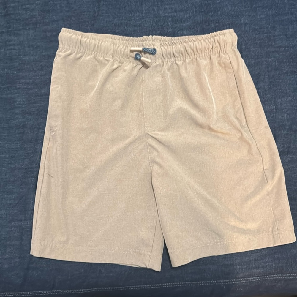 Tommy Bahama boys khaki shorts size 10 in great condition